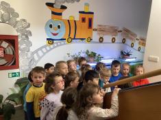 Letohrádek a Ekocentrum Ostrov II. třída.